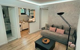 Cozy Glen - Private Villa, Parking And Bbq